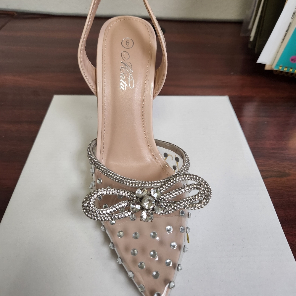 Heel - Picture 2 of 4